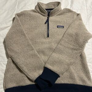 Patagonia Women's Beige and Navy Zip-Up Sweater